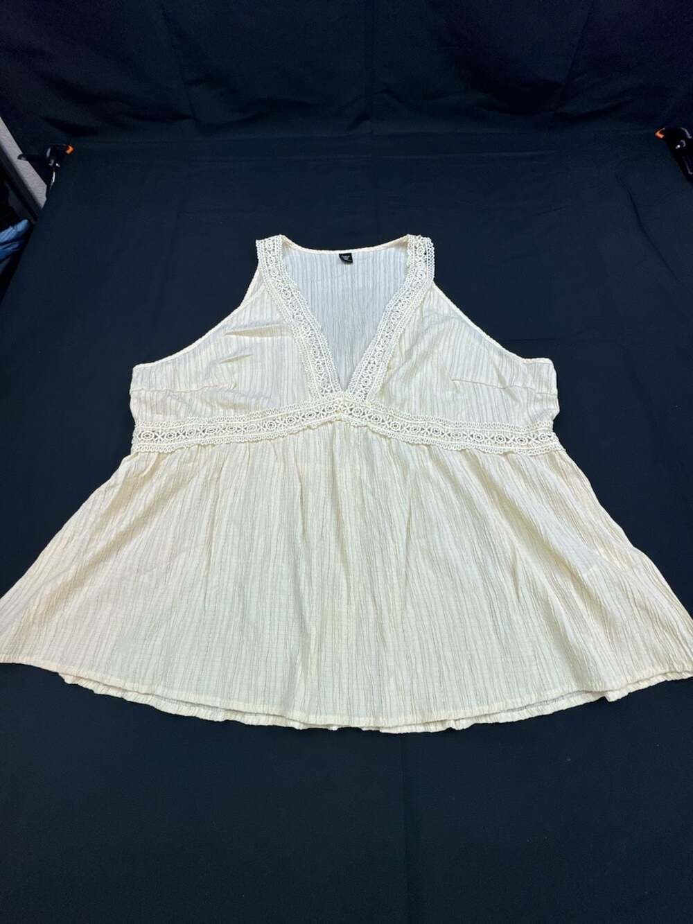 Shein Curve V-Neck Crochet Trim Halter Top Size 4XL Ivory